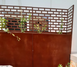 Rust fence, liquid metal, metal veneer