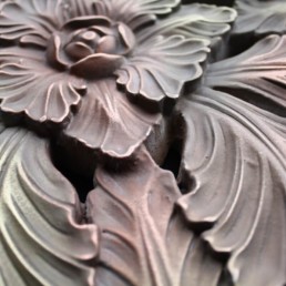 Metalier liquid metal aluminium and copper rose on feature substrate