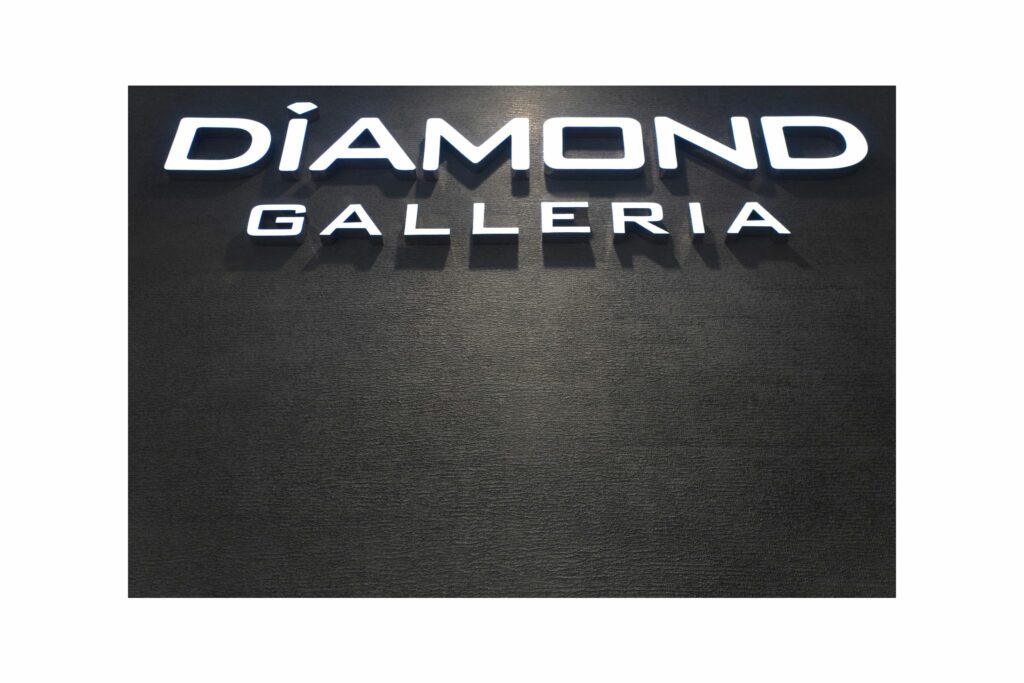 Black Diamond Galleria Metalier Liquid metal finish