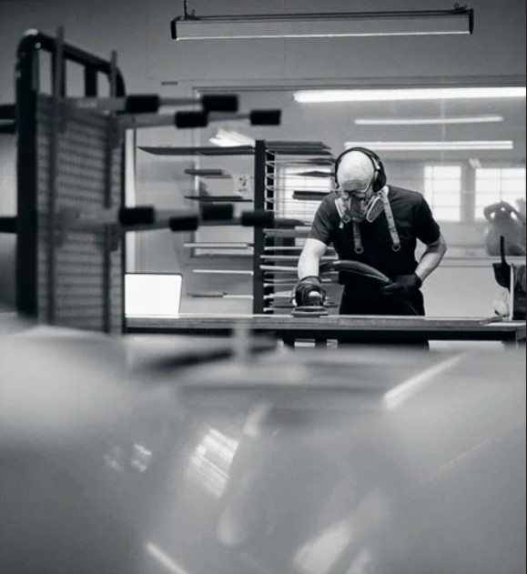 Metalier applicator at work: liquid metal applicator
